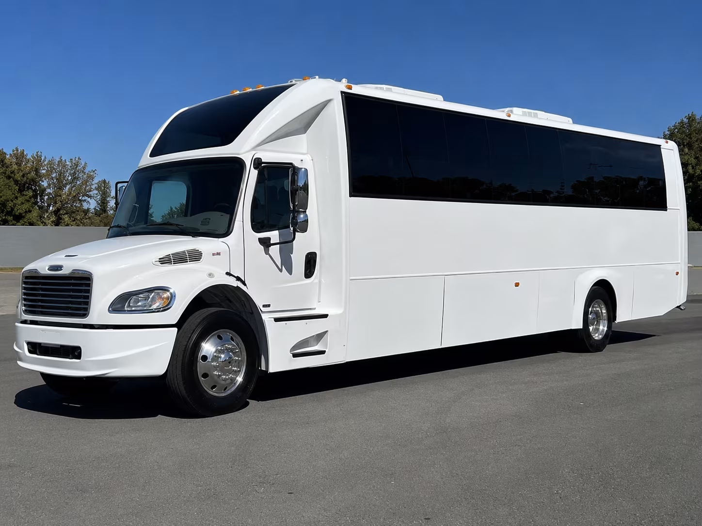 28 Passenger Party Bus Exterior