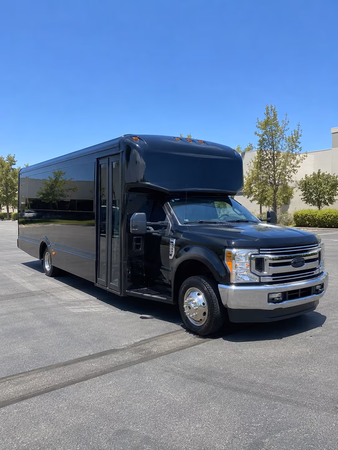 Eugene Prom & Homecoming Transportation party bus exterior